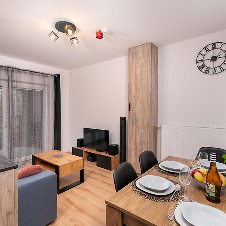 Apartwro 3Th - Apartament Przy Dworcu Glownym Pkp, Balkon, Garaz, Rowery Vratislav Exteriér fotografie