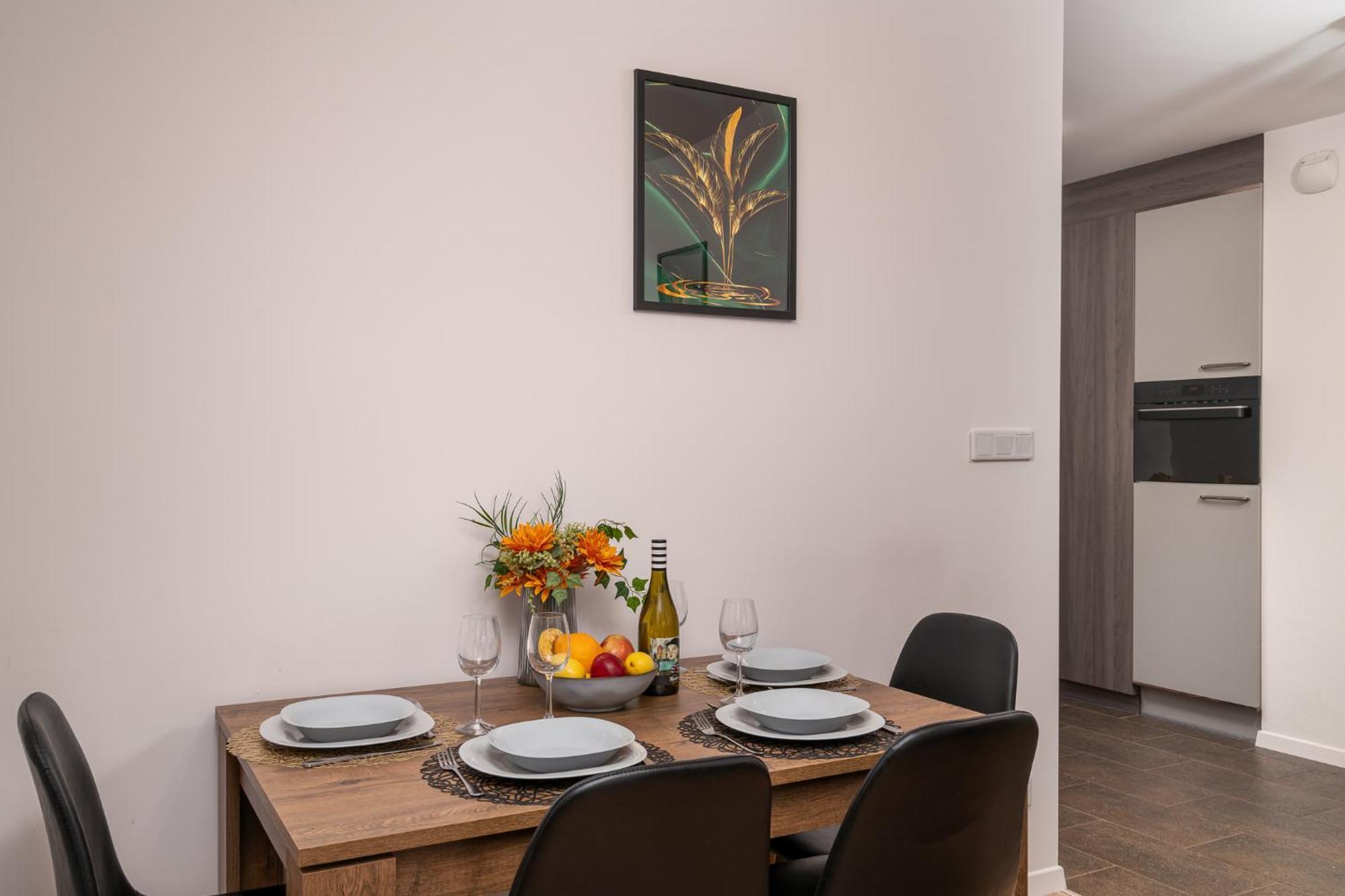 Apartwro 3Th - Apartament Przy Dworcu Glownym Pkp, Balkon, Garaz, Rowery Vratislav Exteriér fotografie